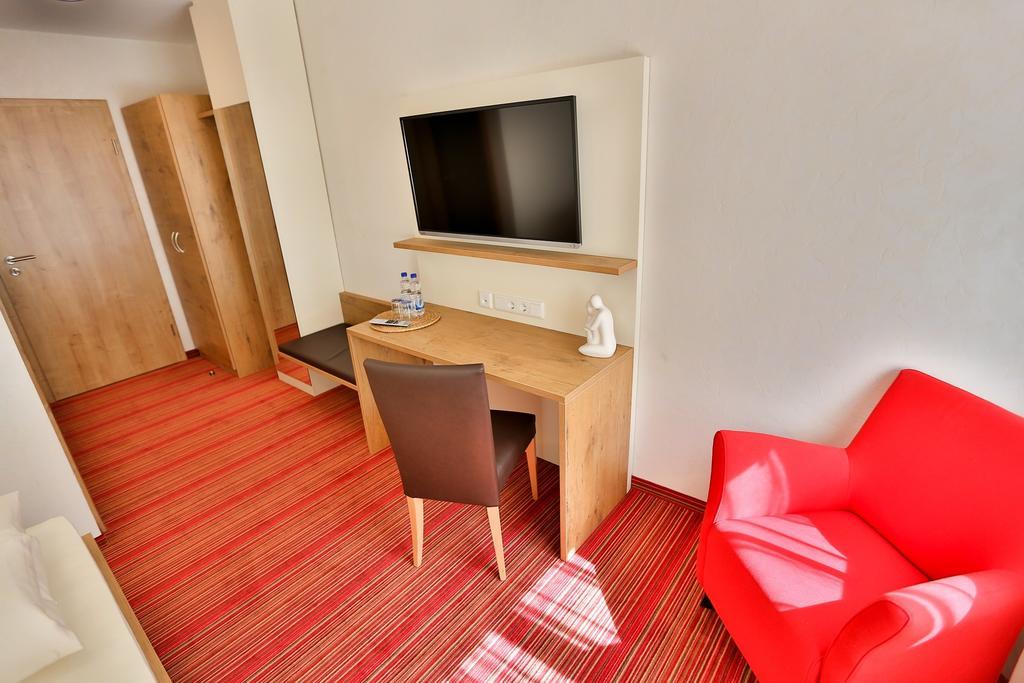 Hotel Ochsen Ammerbuch Kamer foto