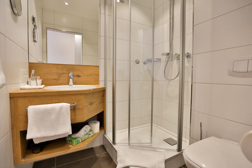 Hotel Ochsen Ammerbuch Kamer foto