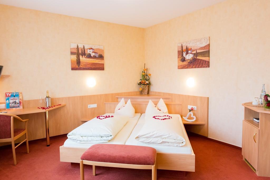 Hotel Ochsen Ammerbuch Kamer foto