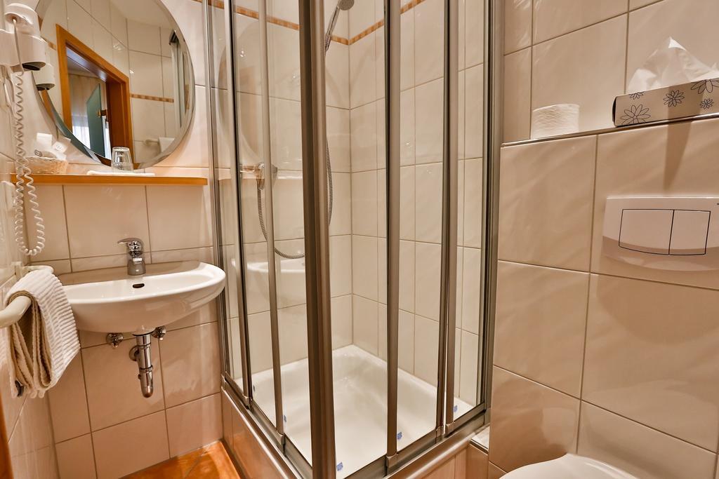 Hotel Ochsen Ammerbuch Kamer foto