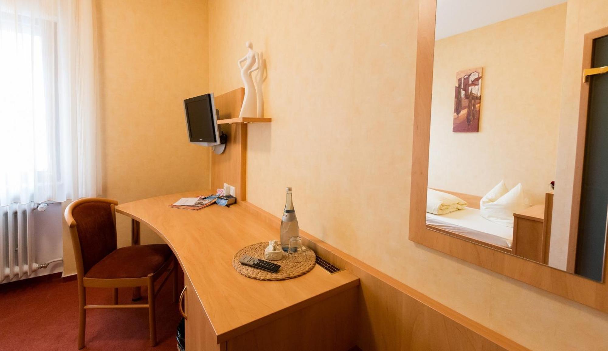 Hotel Ochsen Ammerbuch Kamer foto